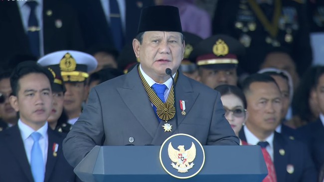 prabowo-hadiri-hut-bhayangkara-79-1751334242440_169