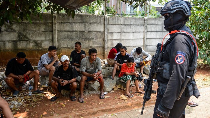 penggerebekan-narkoba-di-kampung-ambon-1792057706476_169